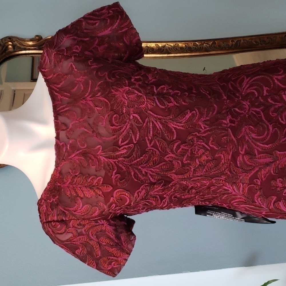 J&S Collection Jolene Boat Neck Gown - Picture 9 of 13